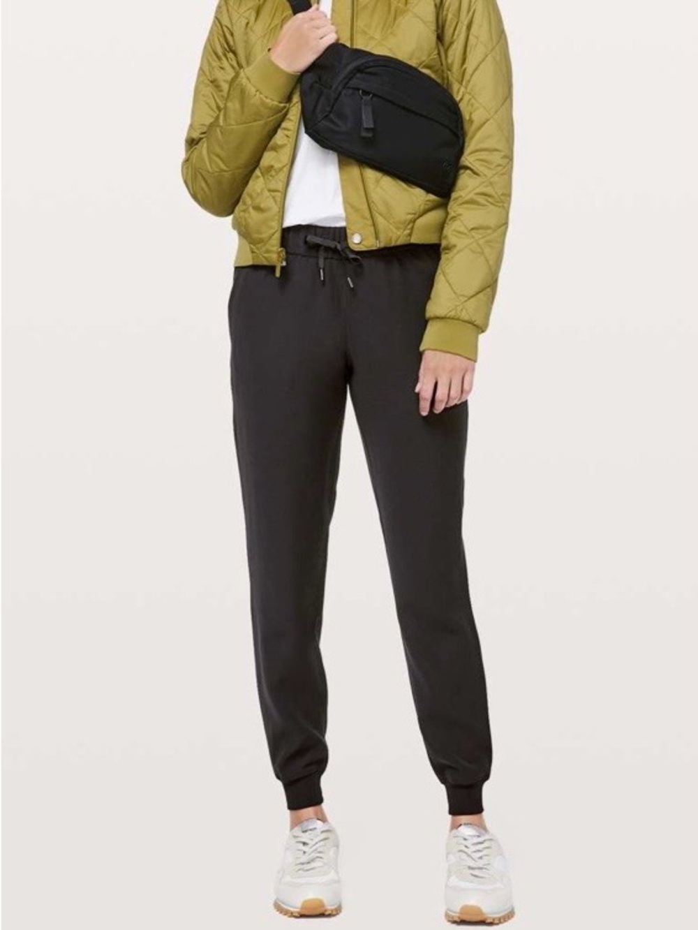Lululemon On the Fly Joggers Black Mid Rise Travel Pants Size 2 Athleisure